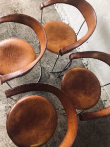 F6BADD85-D958-4AA1-A8B2-6028EB270503